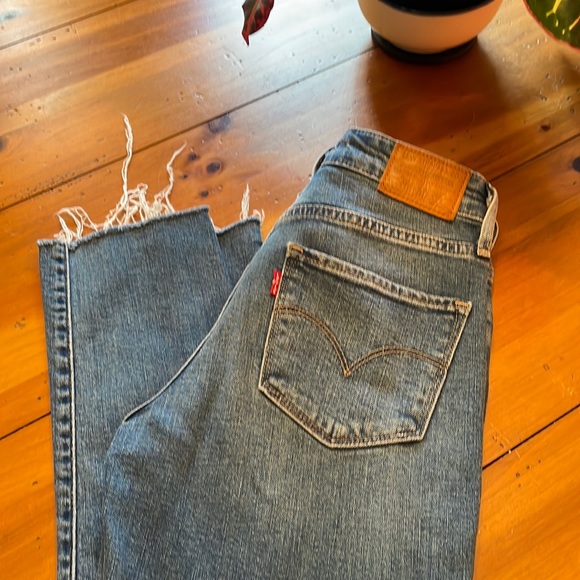 Levi high rise skinny jeans cut offs - Picture 3 of 12